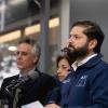 Imagen difundida por la Oficina de Prensa de la Presidencia de Chile muestra al presidente Gabriel Boric hablando desde el Centro Integrado de Operaciones Estratégicas de Codelco en Rancagua, Chile, el 3 de agosto de 2025.