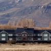 Entre las propiedades de la expresidenta se encuentra el emblemático hotel de la familia Kirchner “Los Sauces” y el hotel “Las Dunas” en El Calafate; y el departamento de Juncal y Uruguay, en Recoleta.