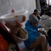 Organizaciones sociales y católicas entregan comida en distintos puntos de la Ciudad de Buenos Aires.