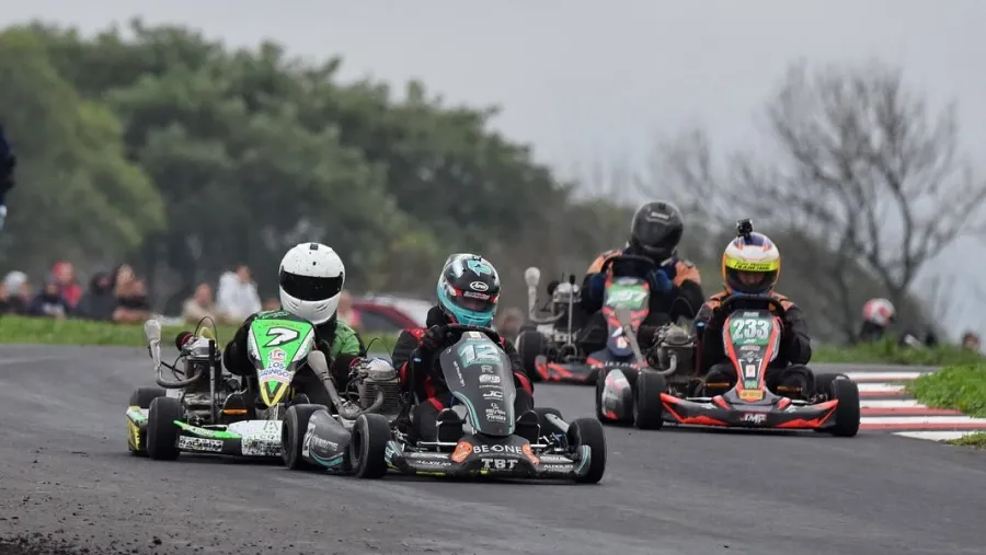 La Paz recibe este fin de semana al Campeonato Entrerriano de Karting La Paz recibe este fin de semana al Campeonato Entrerriano de Karting