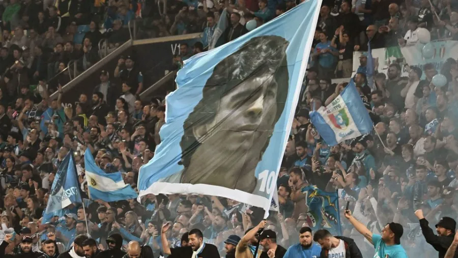 Después de 33 años, Napoli se consagró campeón de la Serie A Después de 33 años, Napoli se consagró campeón de la Serie A