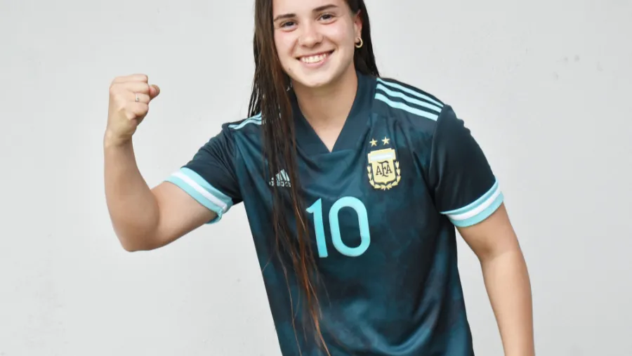 Fútbol: la crespense Agostina Holzheier viajó con la selección argentina a Chile Fútbol: la crespense Agostina Holzheier viajó con la selección argentina a Chile