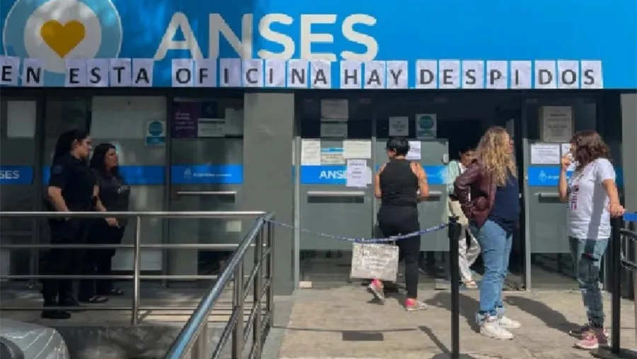 Se cerraron más de 60 oficinas de Anses en todo el país, según el Sindicato de Empleados de la Ex Caja de Subsidios Familiares Para el Personal de la Industria (Secasfpi). Se cerraron más de 60 oficinas de Anses en todo el país, según el Sindicato de Empleados de la Ex Caja de Subsidios Familiares Para el Personal de la Industria (Secasfpi).