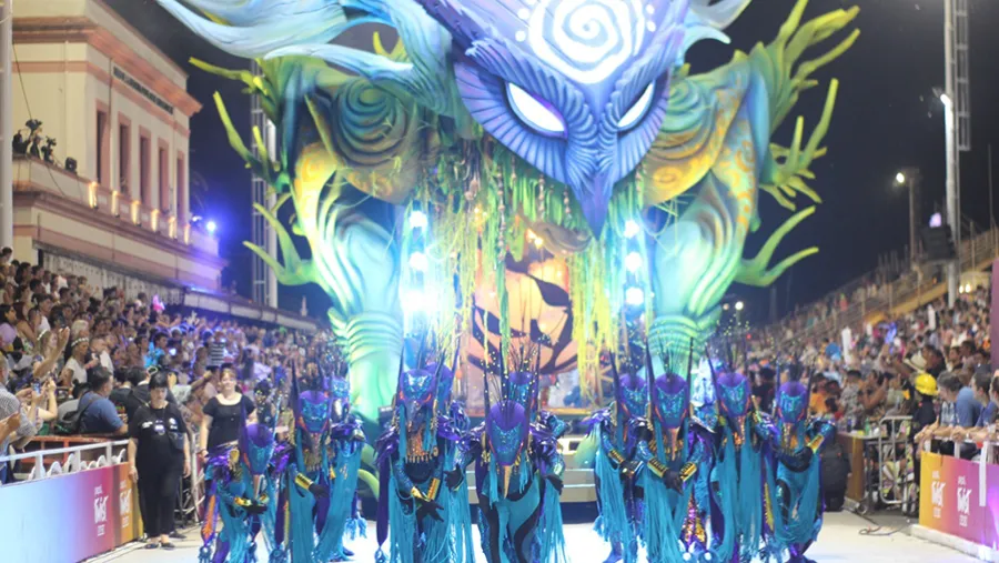 Kamarr (Club Sirio Libanés) inaugurará la séptima noche del Carnaval del País. Kamarr (Club Sirio Libanés) inaugurará la séptima noche del Carnaval del País.