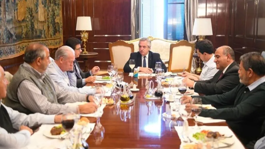 El presidente convocará al diálogo a empresarios y gremios para un acuerdo de precios El presidente convocará al diálogo a empresarios y gremios para un acuerdo de precios