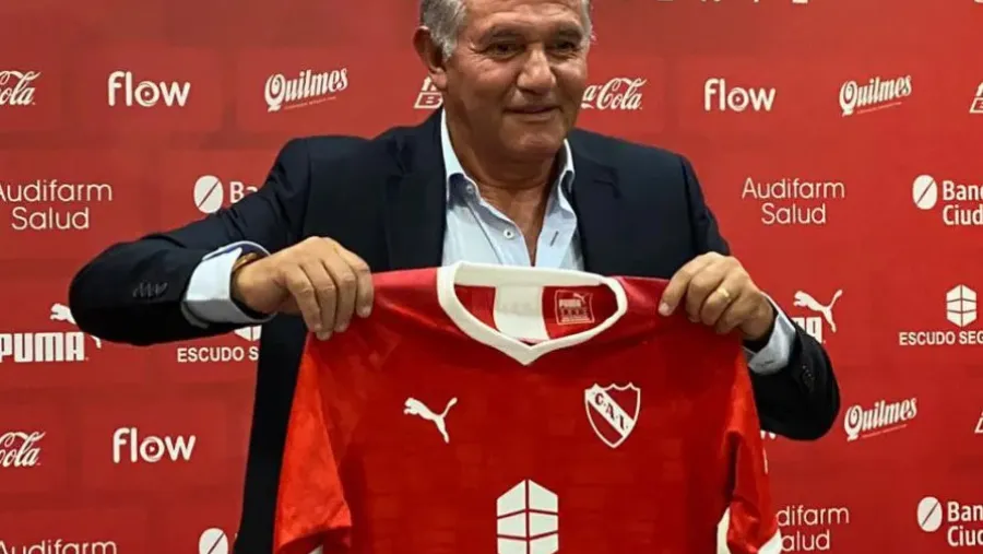 Burruchaga se ofreció en Independiente: “Siempre dije que quería dirigir y acá estoy” Burruchaga se ofreció en Independiente: “Siempre dije que quería dirigir y acá estoy”