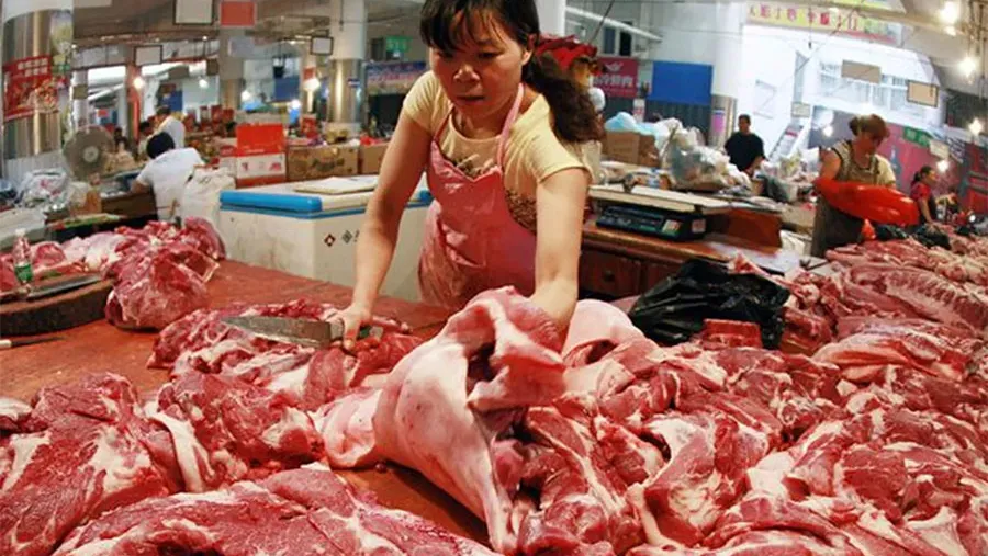 China es un gran consumidor de carne de cerdo y en los últimos años también incrementó fuerte sus importaciones de carne vacuna. China es un gran consumidor de carne de cerdo y en los últimos años también incrementó fuerte sus importaciones de carne vacuna.