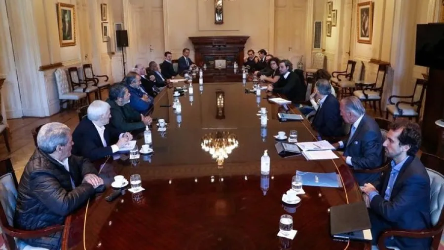 El Gobierno, la UIA y la CGT El Gobierno, la UIA y la CGT