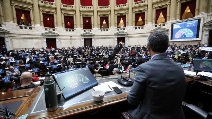 Ya hay dos sesiones pautadas para la próxima semana en el Congreso, que promete un fin de año de frenesí. Ya hay dos sesiones pautadas para la próxima semana en el Congreso, que promete un fin de año de frenesí.