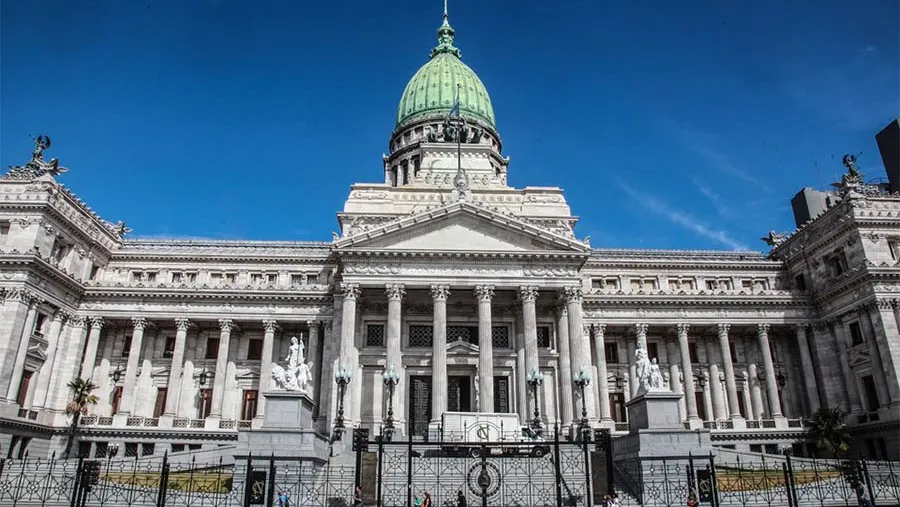 Hoy se renueva la mitad de Diputados y un tercio del Senado. Hoy se renueva la mitad de Diputados y un tercio del Senado.
