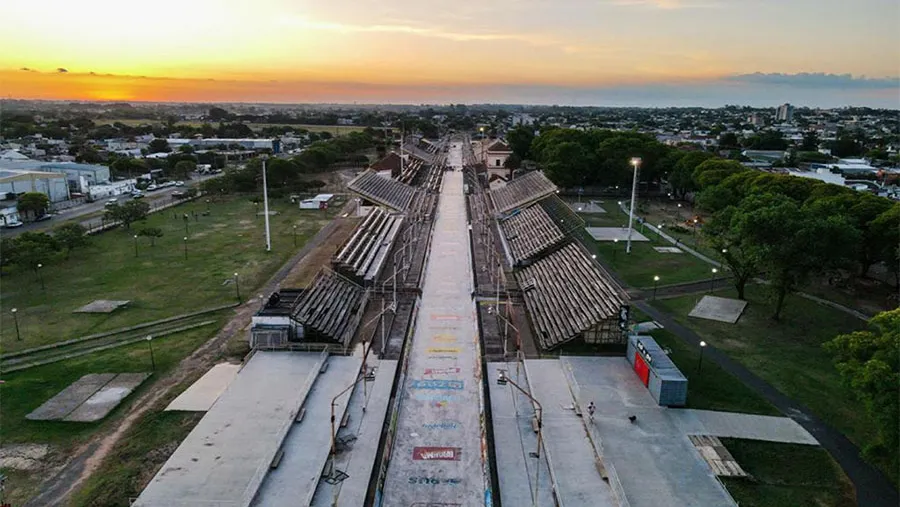 Imagen de archivo del Corsódromo de Gualeguaychú: hoy se inaugura la edición 2025 del Carnaval del País y la temporada depende del ritmo de este espectáculo. Imagen de archivo del Corsódromo de Gualeguaychú: hoy se inaugura la edición 2025 del Carnaval del País y la temporada depende del ritmo de este espectáculo.