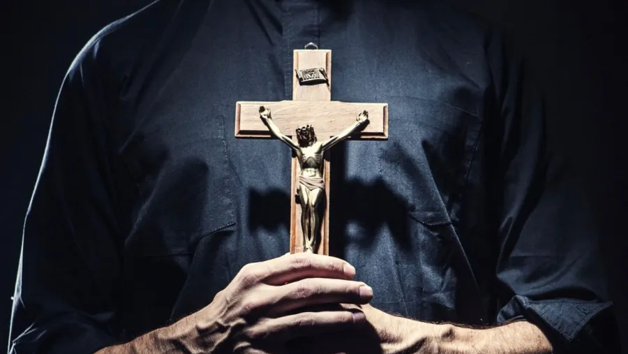 Sacerdote