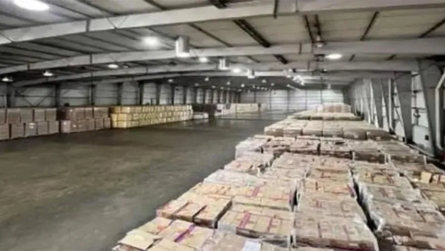 Después de que notificara que la ministra no presentó un plan para hacer entrega de los alimentos y ordenara la entrega inmediata, el juez Casanello resolvió allanar al depósito ubicado en Villa Martelli. Después de que notificara que la ministra no presentó un plan para hacer entrega de los alimentos y ordenara la entrega inmediata, el juez Casanello resolvió allanar al depósito ubicado en Villa Martelli.