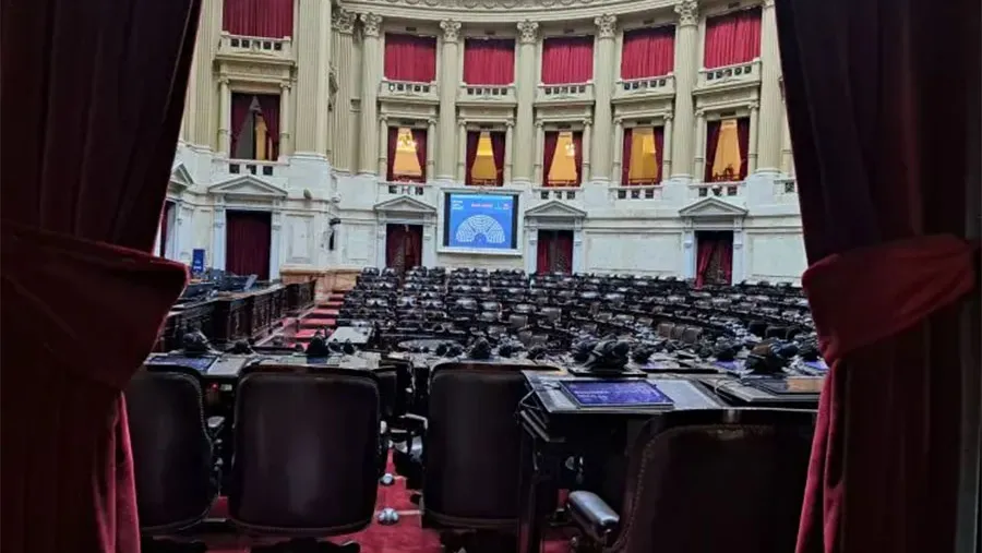 El miércoles la Cámara Baja intentará aprobar la iniciativa de Ficha Limpia. Y el Senado abordará el proyecto de suspensión de las PASO. El miércoles la Cámara Baja intentará aprobar la iniciativa de Ficha Limpia. Y el Senado abordará el proyecto de suspensión de las PASO.