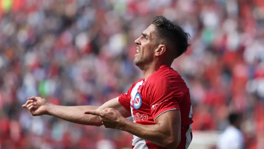 Argentinos venció a Talleres para quedar en soledad en la cima de la Superliga Argentinos venció a Talleres para quedar en soledad en la cima de la Superliga