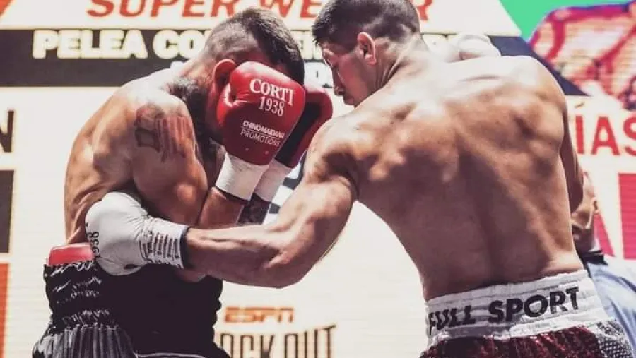 Boxeo: el entrerriano Brian Arregui ganó por nocaut técnico en su debut en el Luna Park Boxeo: el entrerriano Brian Arregui ganó por nocaut técnico en su debut en el Luna Park