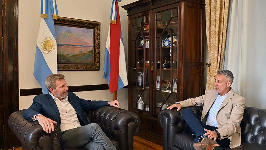 Rogelio Frigerio recibió al presidente del Tribunal de Cuentas para informarse sobre el plan de modernización del organismo y las políticas que se vienen desarrollando. Rogelio Frigerio recibió al presidente del Tribunal de Cuentas para informarse sobre el plan de modernización del organismo y las políticas que se vienen desarrollando.