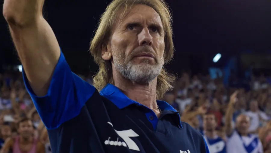 Vélez inició el segundo ciclo del “Flaco” Gareca con una igualdad ante Platense Vélez inició el segundo ciclo del “Flaco” Gareca con una igualdad ante Platense