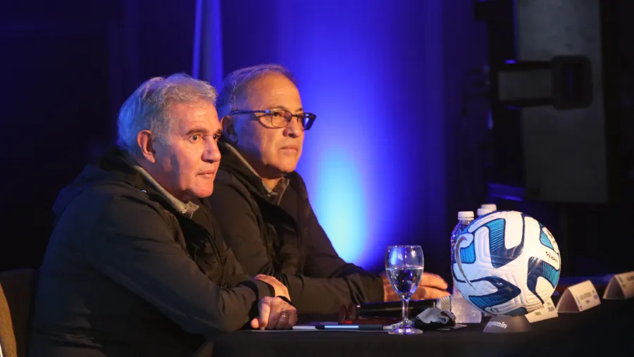 Con el entrerriano Burruchaga, empezó el Congreso para entrenadores en Santa Fe Con el entrerriano Burruchaga, empezó el Congreso para entrenadores en Santa Fe