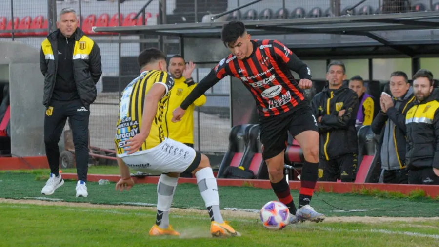 Fútbol: Patronato perdonó a Almirante Brown, falló un penal y perdió en el Grella Fútbol: Patronato perdonó a Almirante Brown, falló un penal y perdió en el Grella