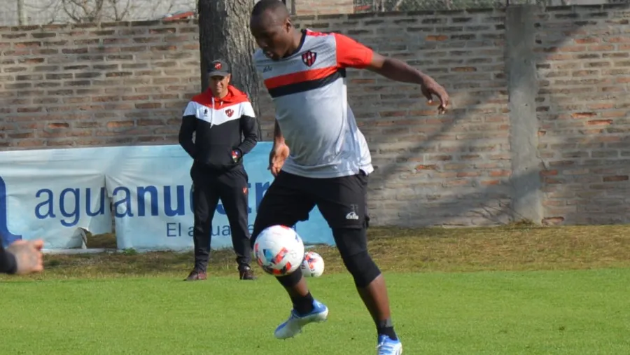 Con Nievas, Batalla y Barolín como novedades, Patronato viajó para enfrentar a Banfield Con Nievas, Batalla y Barolín como novedades, Patronato viajó para enfrentar a Banfield