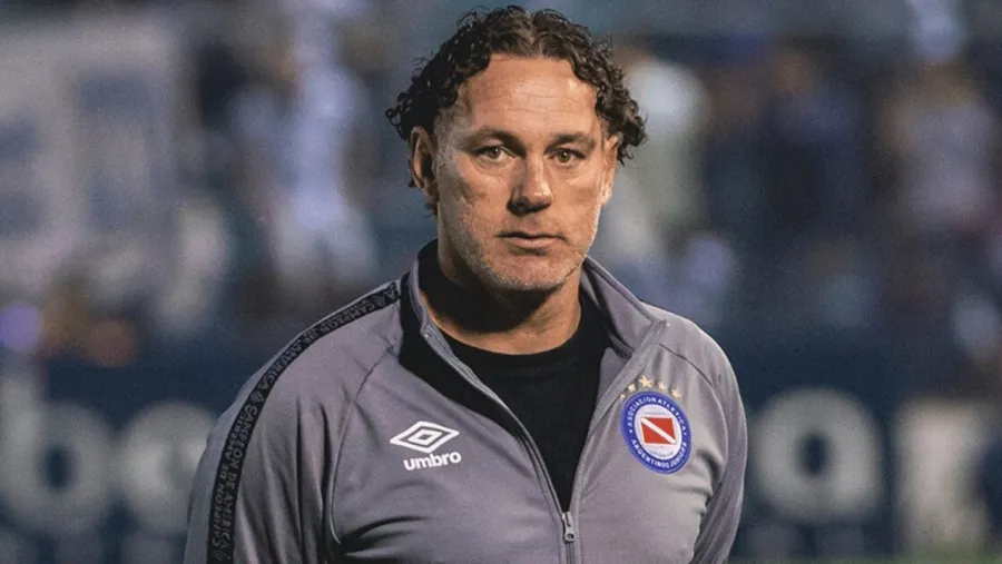 Tras la eliminación, Gabriel Milito presentó su renuncia como DT de Argentinos Juniors Tras la eliminación, Gabriel Milito presentó su renuncia como DT de Argentinos Juniors