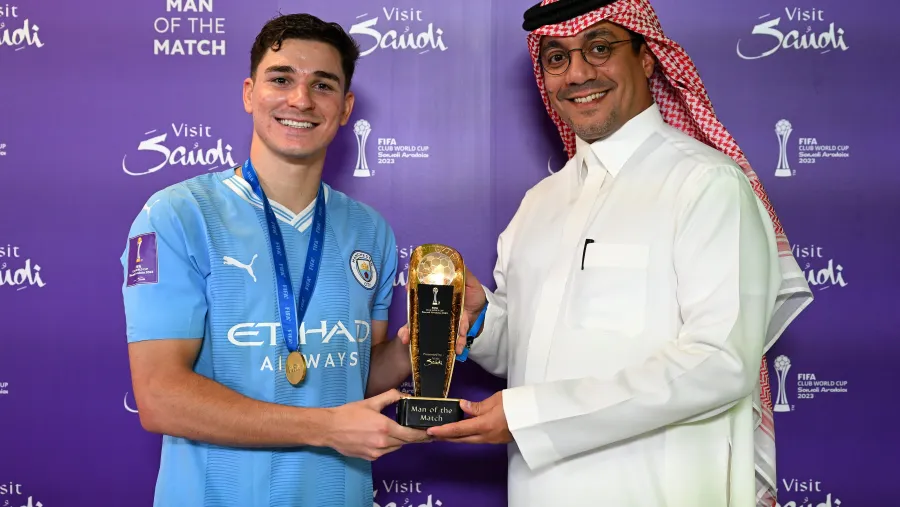 Mundial de Clubes: Julián Álvarez hizo historia y fue elegido el mejor de la final Mundial de Clubes: Julián Álvarez hizo historia y fue elegido el mejor de la final