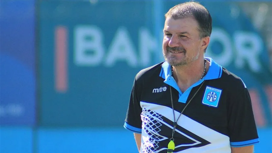 Dolor en el fútbol: falleció Gustavo Raggio, el DT de Estudiantes de Río Cuarto Dolor en el fútbol: falleció Gustavo Raggio, el DT de Estudiantes de Río Cuarto