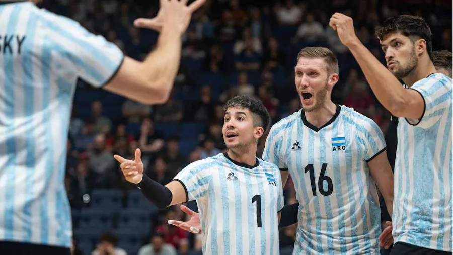 El paranaense Luciano Vicentín festejó a lo grande con Argentina en el debut por la VNL El paranaense Luciano Vicentín festejó a lo grande con Argentina en el debut por la VNL