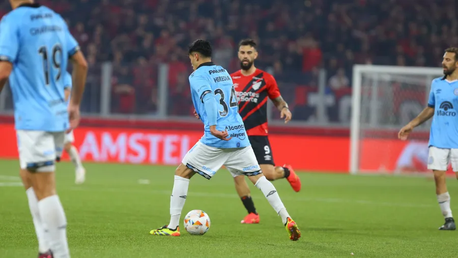 Copa Sudamericana: con polémica, Belgrano cayó en su visita a Athlético Paranaense Copa Sudamericana: con polémica, Belgrano cayó en su visita a Athlético Paranaense