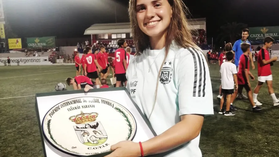 La crespense Agostina Holzheier fue la goleadora e integró el equipo ideal de L’Alcudia La crespense Agostina Holzheier fue la goleadora e integró el equipo ideal de L’Alcudia