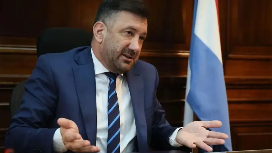 El senador nacional Edgardo Kueider cada vez más involucrado en hechos de corrupción y poder. El senador nacional Edgardo Kueider cada vez más involucrado en hechos de corrupción y poder.