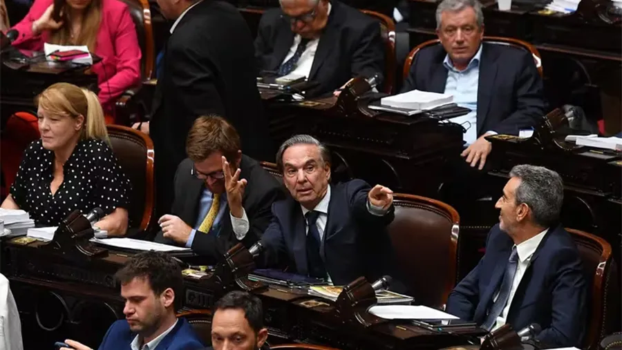 Miguel Ángel Pichetto con su bloque Hacemos Coalición Federal son “el comodín” de Milei para aprobar la Ley Bases. Miguel Ángel Pichetto con su bloque Hacemos Coalición Federal son “el comodín” de Milei para aprobar la Ley Bases.