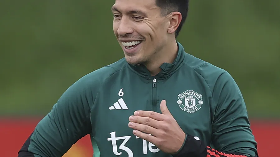 El gualeyo Lisandro Martínez volvió a entrenar y se ilusiona con la Copa América El gualeyo Lisandro Martínez volvió a entrenar y se ilusiona con la Copa América