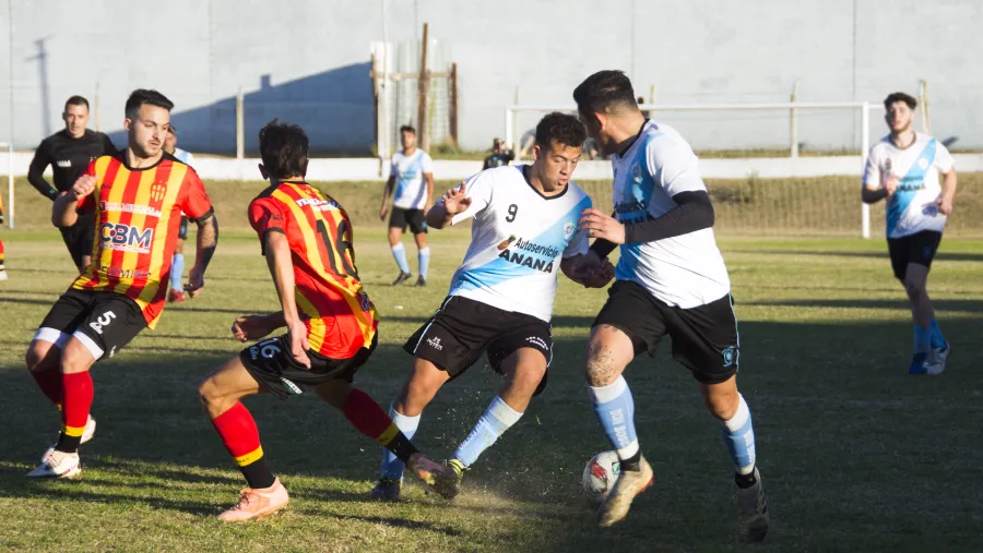 Por la ola de calor, la Liga Paranaense de Fútbol postergó el inicio de su temporada Por la ola de calor, la Liga Paranaense de Fútbol postergó el inicio de su temporada