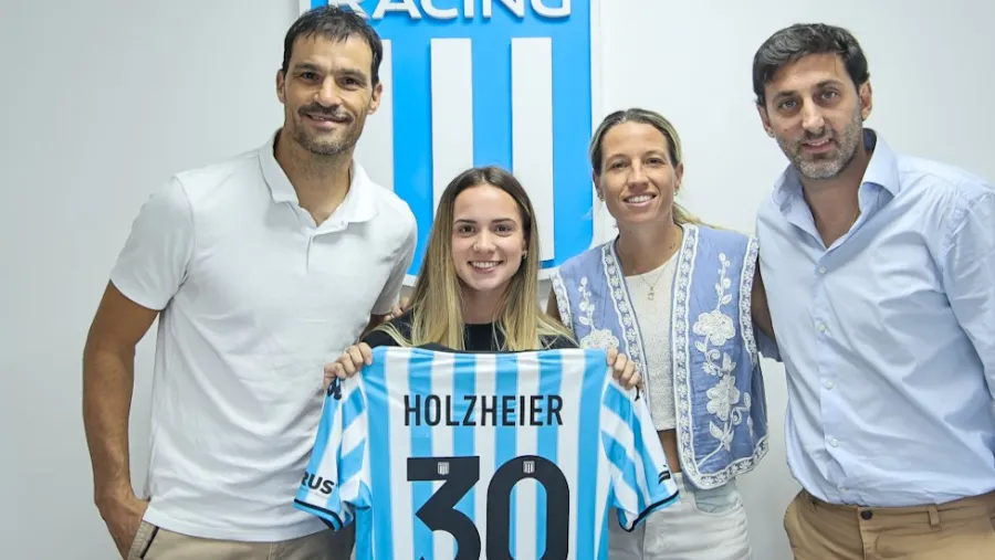 La entrerriana Agostina Holzheier renovó contrato: “Seguir en Racing me pone muy contenta” La entrerriana Agostina Holzheier renovó contrato: “Seguir en Racing me pone muy contenta”