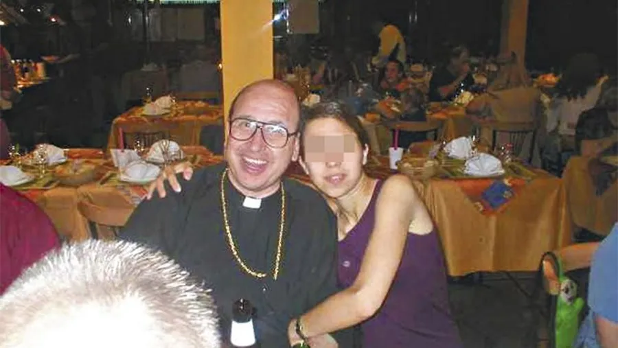 Mario Mingolla Montrezza cuando fue detenido estaba “refugiado” en el Monasterio Nuestra Señora de Fátima de General Rodríguez, el mismo de los bolsos de José López. Mario Mingolla Montrezza cuando fue detenido estaba “refugiado” en el Monasterio Nuestra Señora de Fátima de General Rodríguez, el mismo de los bolsos de José López.