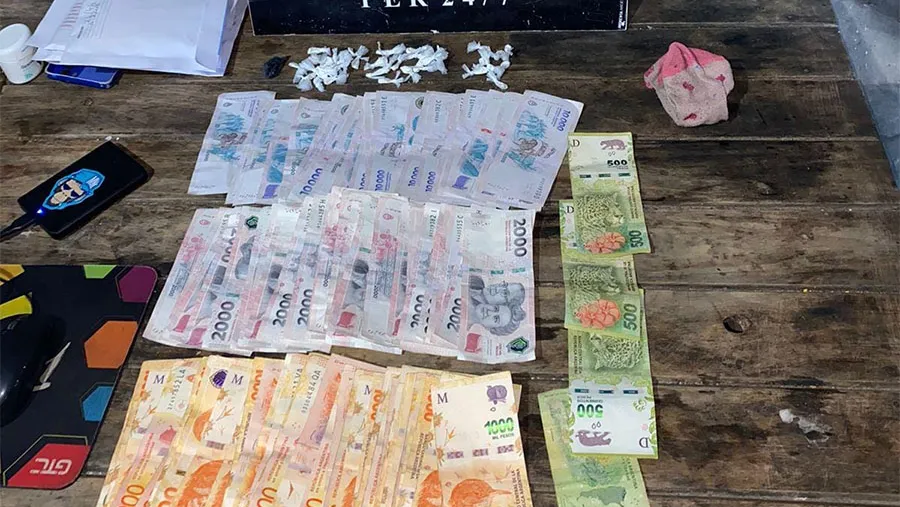 Los procedimientos permitieron detener a 7 personas por narcomenudeo y secuestrar 97,6 gramos de cocaína. Los procedimientos permitieron detener a 7 personas por narcomenudeo y secuestrar 97,6 gramos de cocaína.