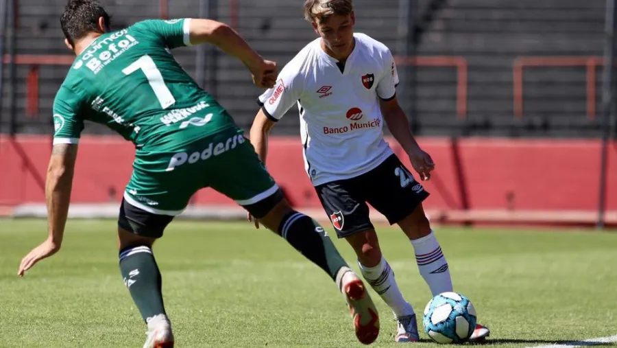 Brian Calderara Fútbol: con el crespense Brian Caldearara, Newell’s goleó a Sarmiento en un amistoso
