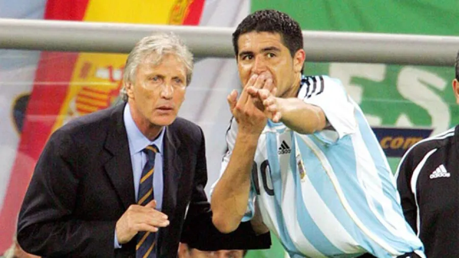 El entrerriano Pekerman indicó que Riquelme “siempre va a defender el fútbol” El entrerriano Pekerman indicó que Riquelme “siempre va a defender el fútbol”