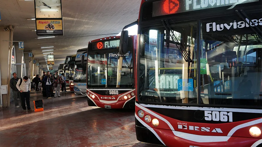 Entre otras rutas y recorridos, se recupera así el servicio que une la ciudad de Paraná con la de Santa Fe, como así también las conexiones de la provincia con la Ciudad Autónoma de Buenos Aires, Córdoba y Mar del Plata. Entre otras rutas y recorridos, se recupera así el servicio que une la ciudad de Paraná con la de Santa Fe, como así también las conexiones de la provincia con la Ciudad Autónoma de Buenos Aires, Córdoba y Mar del Plata.