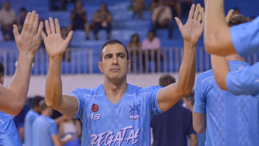 Regatas Corrientes retirará la camiseta número 13 del entrerriano Paolo Quinteros Regatas Corrientes retirará la camiseta número 13 del entrerriano Paolo Quinteros