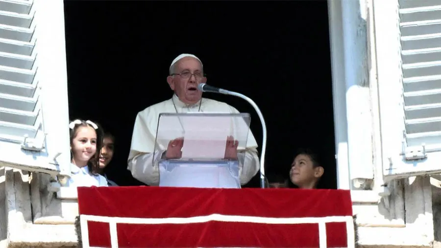 Francisco pidió que “cesen los ataques” en Israel: “El terrorismo y la guerra no llevan a ninguna solución”. Francisco pidió que “cesen los ataques” en Israel: “El terrorismo y la guerra no llevan a ninguna solución”.