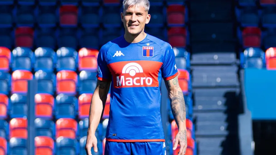 Fútbol: el entrerriano Nicolás Reniero fue presentado como flamante refuerzo de Tigre Fútbol: el entrerriano Nicolás Reniero fue presentado como flamante refuerzo de Tigre