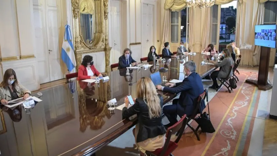 reunión con expertos médicos