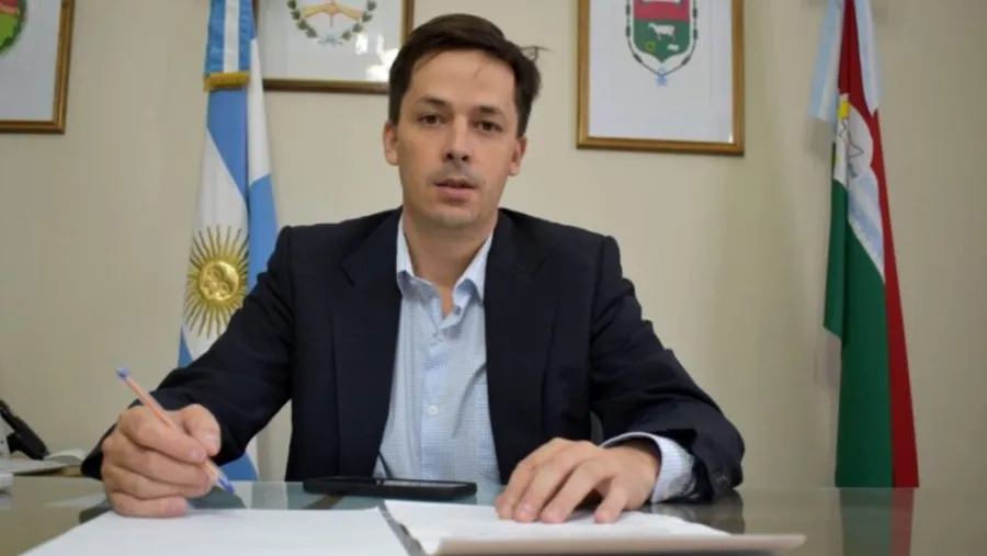 Bernardo Schneider, intendente de Nogoyá. Bernardo Schneider, intendente de Nogoyá.