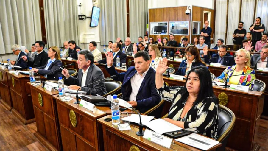 El Senado entrerriano aprobó la creación del Parque Natural “Islas y Canales Verdes del Río Uruguay” en Colonia Elía. El Senado entrerriano aprobó la creación del Parque Natural “Islas y Canales Verdes del Río Uruguay” en Colonia Elía.