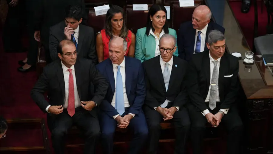 Imagen de archivo de los jueces de la Corte Suprema. De izquierda a derecha, Manuel García Mansilla, Ricardo Lorenzetti, Carlos Rosenkrantz y Horacio Rosatti, esperan la llegada del presidente Javier Milei para dar su discurso anual a la Nación el pasado 1° de marzo. Imagen de archivo de los jueces de la Corte Suprema. De izquierda a derecha, Manuel García Mansilla, Ricardo Lorenzetti, Carlos Rosenkrantz y Horacio Rosatti, esperan la llegada del presidente Javier Milei para dar su discurso anual a la Nación el pasado 1° de marzo.