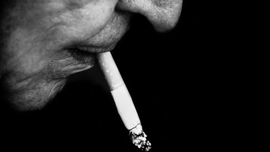 En un fallo sin precedentes, la Justicia condenó a una tabacalera a indemnizar a la familia de un hombre que murió de cáncer de pulmón.