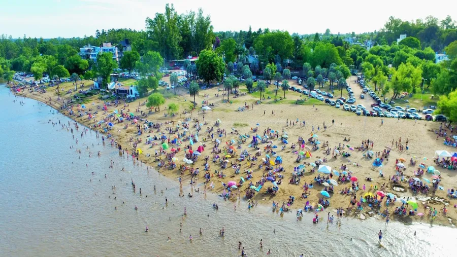 El gobierno confirmó que habrá temporada turística de verano en el país, con protocolos
